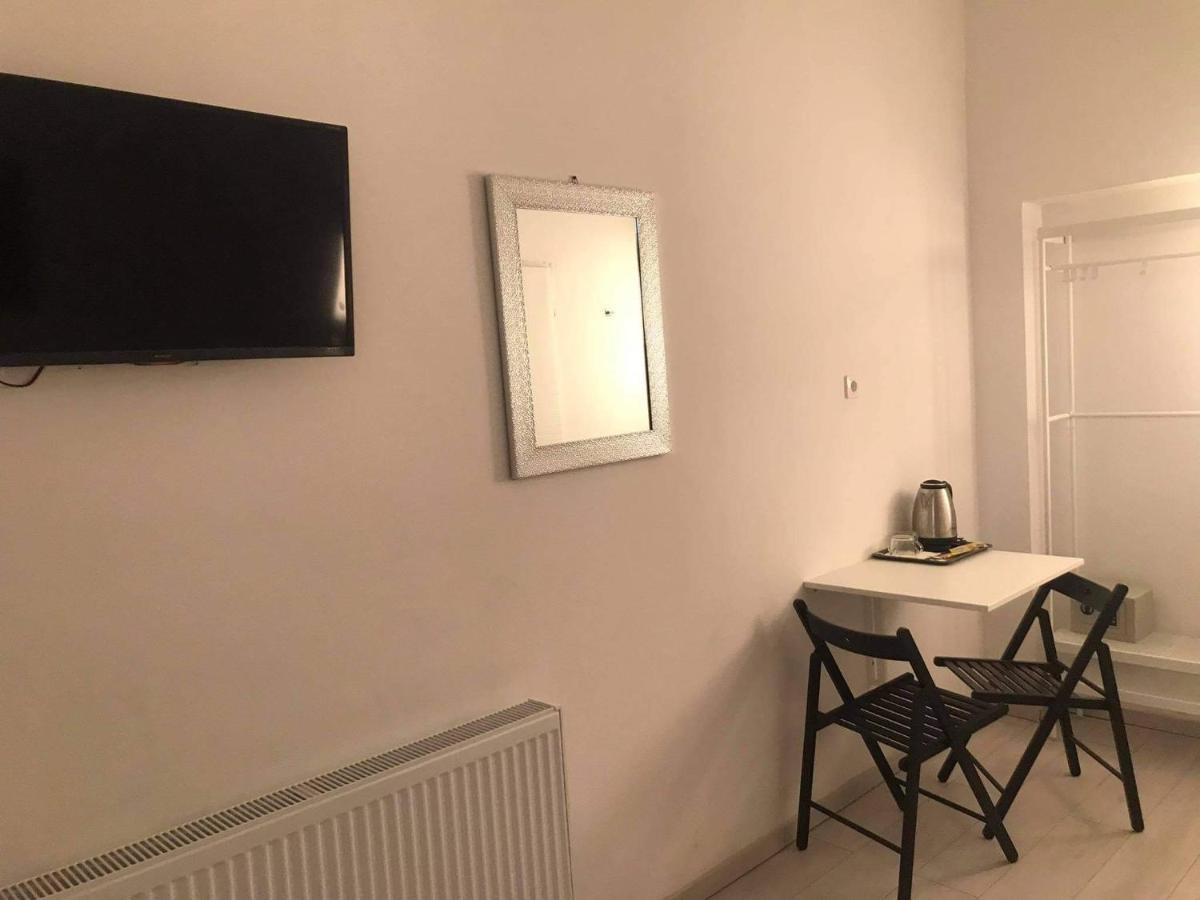 Y Panzio Bed & Breakfast Balatonlelle Bagian luar foto