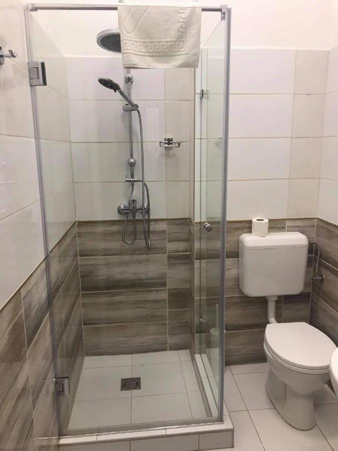 Y Panzio Bed & Breakfast Balatonlelle Bagian luar foto