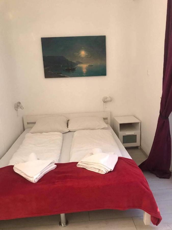 Y Panzio Bed & Breakfast Balatonlelle Bagian luar foto