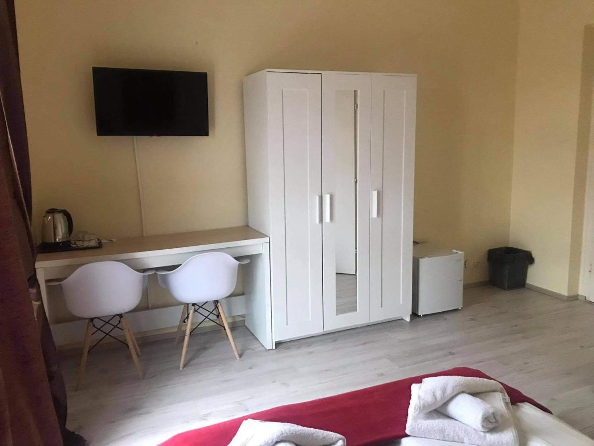 Y Panzio Bed & Breakfast Balatonlelle Bagian luar foto